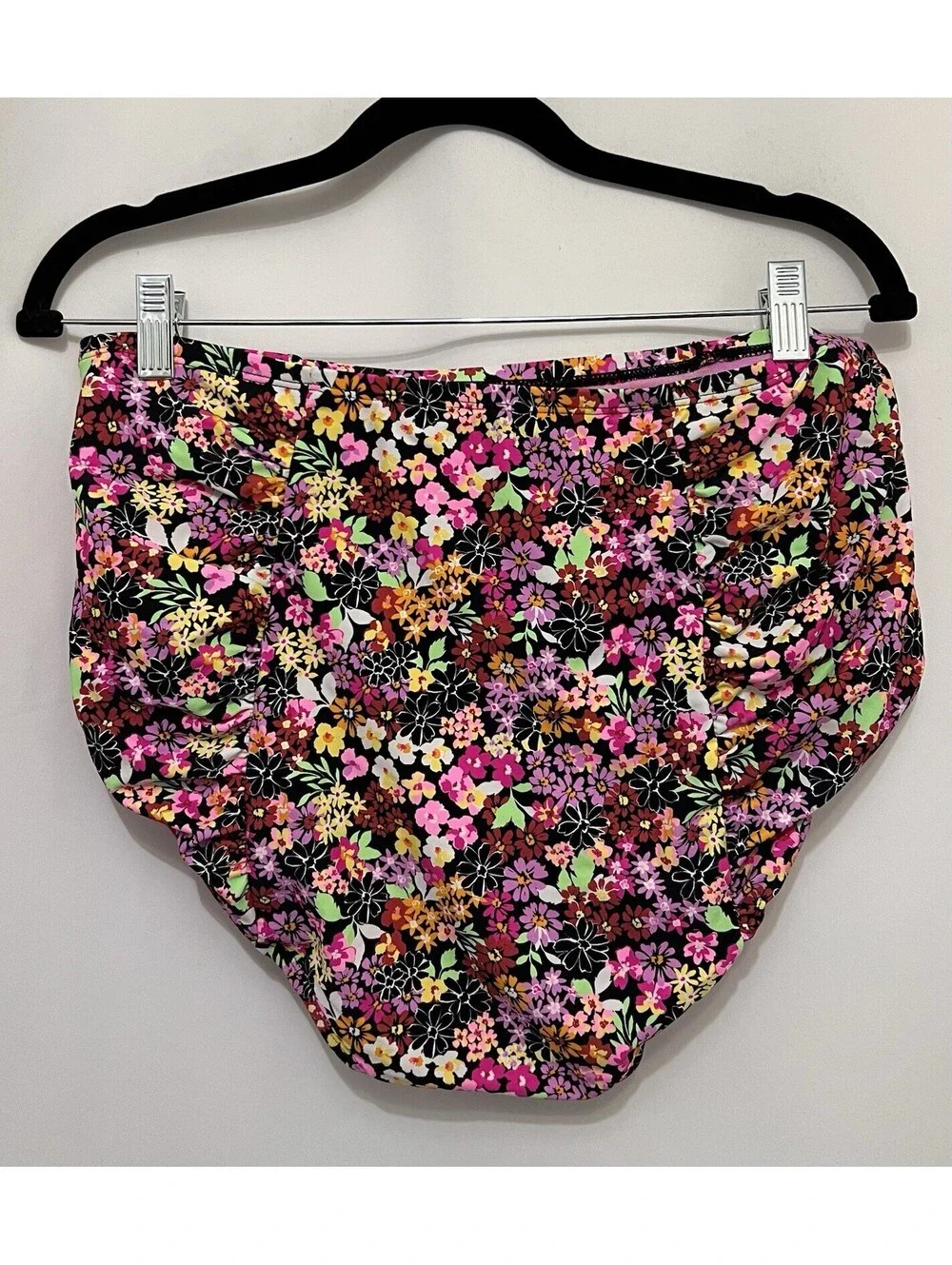 New California Waves Plus Women’s Flowered Multi Colored Swim Bottom 1X NWT